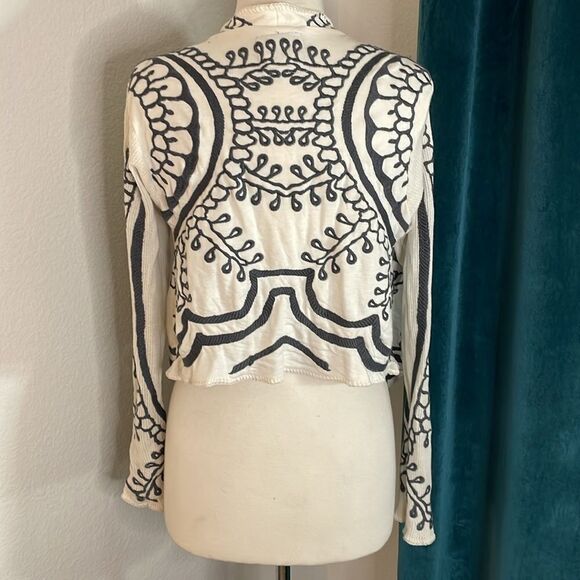 Johnny Was Biya Kiaskari Cropped Cardigan | cream/gray | size XS - Picture 4 of 10